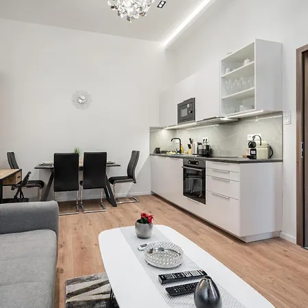 Eco Den Apartament *